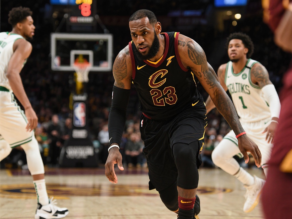 詹姆斯的职业生涯：始于巅峰，持续稳定
