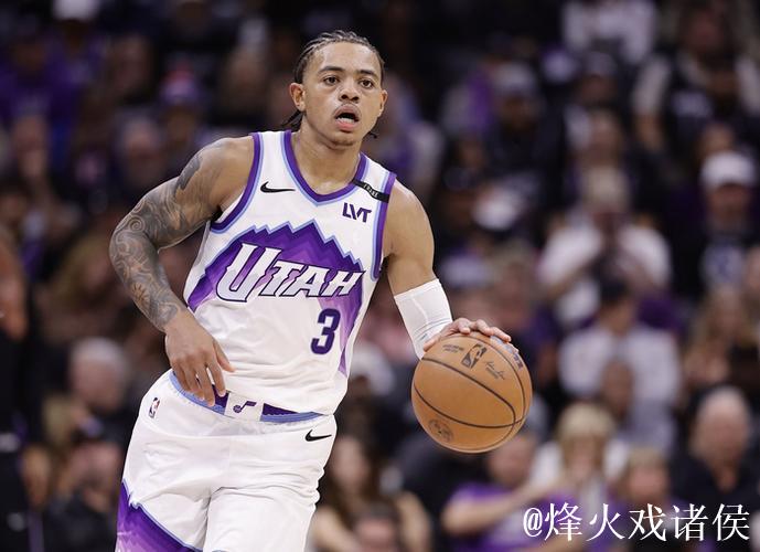 基扬特-乔治高效表现:20投11中砍下37分,三分命中5球外加5篮板6助攻 基扬特-乔治高效表现:20投11中砍下37分,三分命中5球外加5篮板6助攻